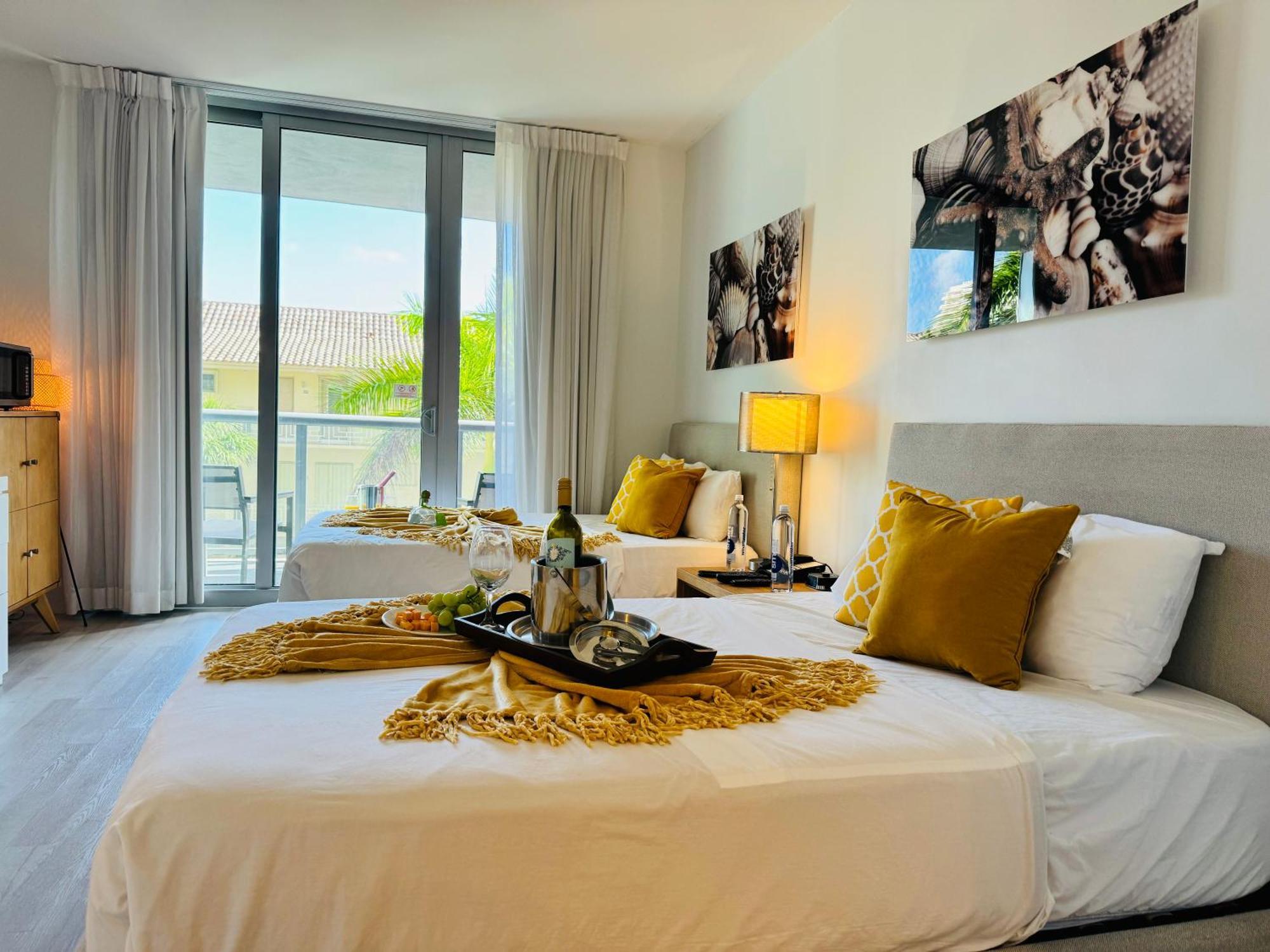 Beachwalk Resort & Condos Hallandale Beach Eksteriør billede