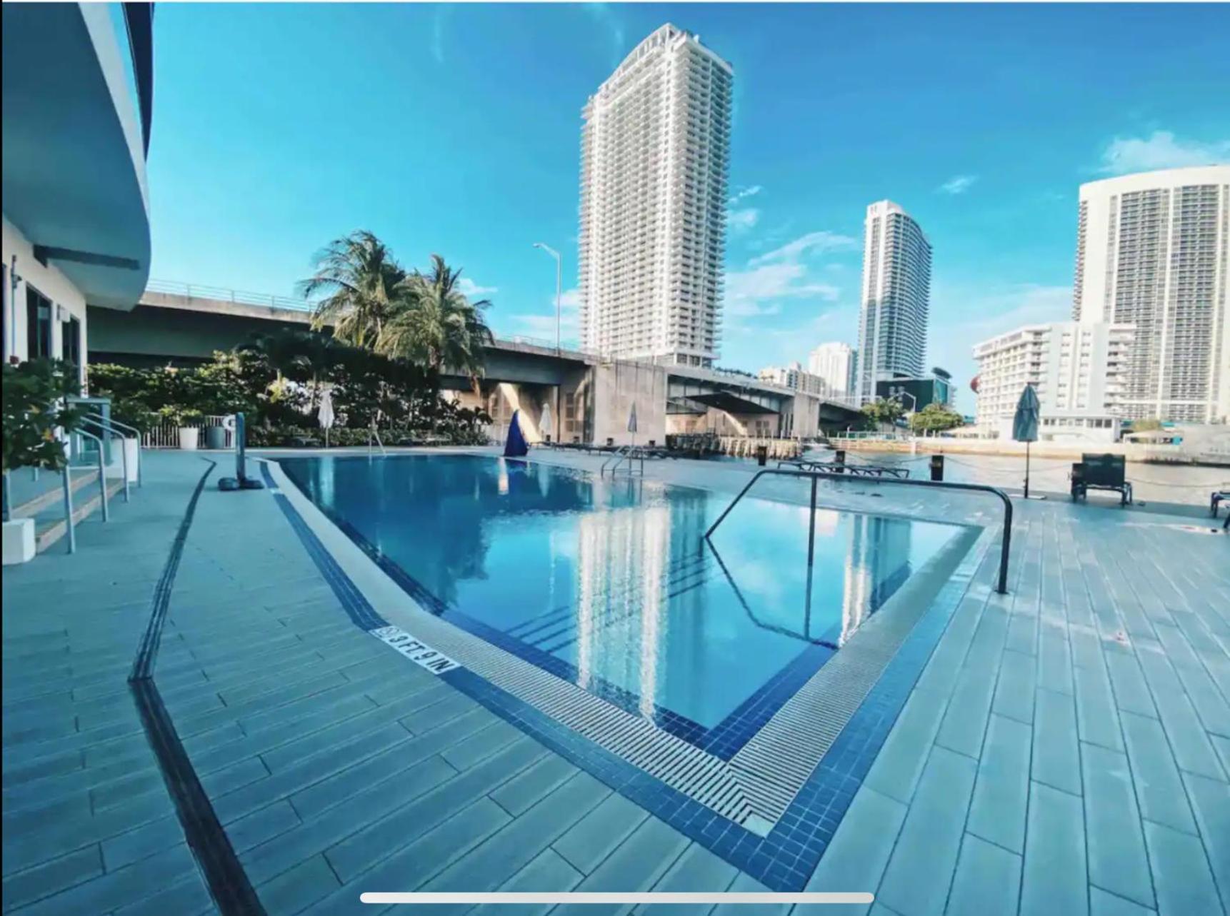 Beachwalk Resort & Condos Hallandale Beach Eksteriør billede