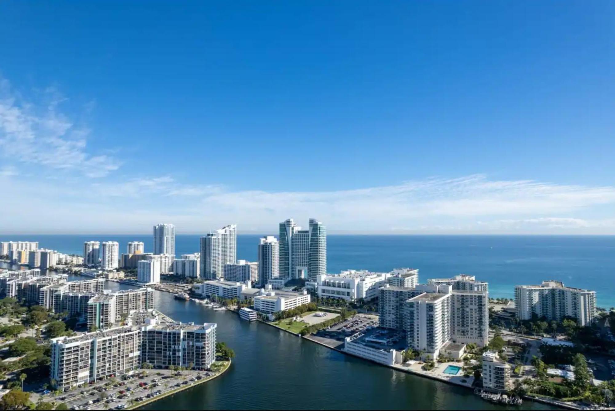 Beachwalk Resort & Condos Hallandale Beach Eksteriør billede